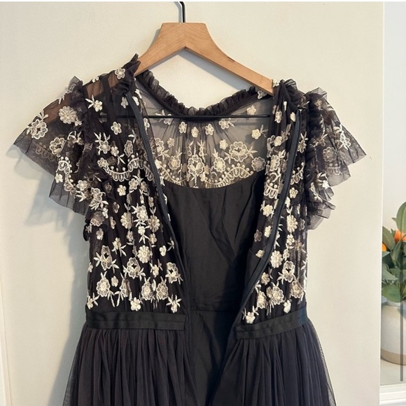 🖤🖤Needle & Thread Black Tulle Embroidered Dress🖤🖤 - Picture 5 of 9